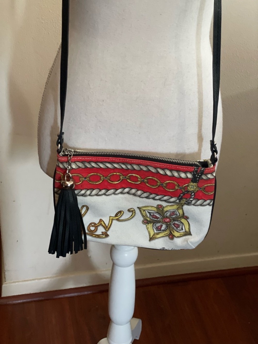 Brighton Glitter & Go Love Pouch crossbody bag purse Tom Clancy art zip closure - Picture 15 of 16